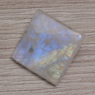 Mesačný kameň kabošon cca 14x14 mm KKS4019