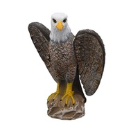 Realistická socha návnady orla, odstrašujúceho vtáka vrany