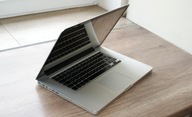 Notebook MACBOOK PRO 5.4 15,4 "Intel Core 2 Duo 8 GB / 240 GB strieborný