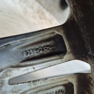 SEAT 575601025G 7JX18H2 ET45 18" disk hliníkový