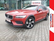 Volvo V60 Cross Country Momentum Pro 4WD