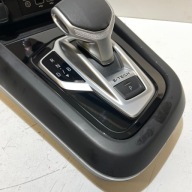 RENAULT ARKANA R.S. HYBYRDA TUNEL CENTRAL KNOB
