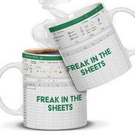 BÖGRE FEHÉR FREAK IN THE SHEETS VICCES AJÁNDÉK IRODAI MUNKA INFORMATIKA