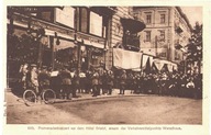 WARSZAWA- 1919 KONCERT ORKIESTRY WOJSKOWEJ PRZED HOTELEM BRISTOL