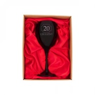 Čierny pohár na víno satén - 20 narodeniny ako darček