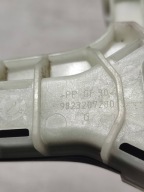 Opel Corsa F 2020 rear part side left Element mocujacy szybe