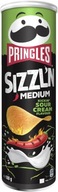 Pringles Sizzl'n Medium Sour Cream Chipsy o Smaku Kwaśnej Śmietany 180g