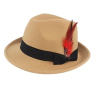 Klasyczny kapelusz panamski jazzowy z krótkim rondem i ozdobionym piórami filcowym khaki