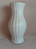 Stary wazon biały ścienny