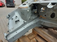 VOLVO XC40 LIFT quarter front right