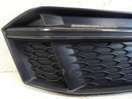 grid of a bumper front front right A4 S4 B9 S-LINE 8W0807682K