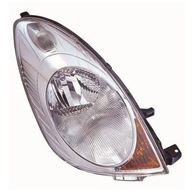 Nissan NOTE E11 06-09 reflektor lampa przód prawa H4 Dep