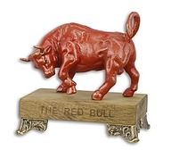 Červený býk z Wall Street socha RED BULL