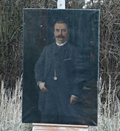 ARTHUR AHNERT (1865-1913) PORTRET STOJĄCEGO MĘŻCZYZNY