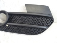 grid of a bumper front front right AUDI Q3 8U 8U0807682A