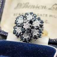 Zlatý prsteň so zafírmi a diamantmi okrúhly 9K kvet