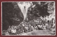 Wodospad Szklarki wycieczka Karkonosze Piechowice zdjęcie grupowe 1960 PRL