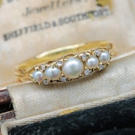 Zlatý prsteň VINTAGE s perlami a diamantmi 18K