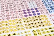 Közúti jelzőtáblák 1:87