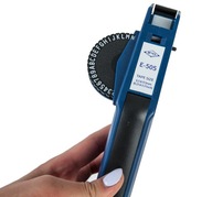 Wytłaczarka etykiet ETYKIECIARKA MOTEX E505 niebieska na taśmy 3D 6 i 9mm