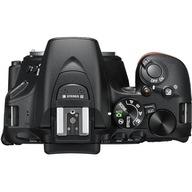 Nikon D5600 korpus + obiektyw Nikkor 18-55 + gratisy, przebieg 489