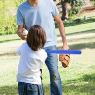 Zestaw treningowy do gry w baseball dla małych dzieci. Launcher do gier