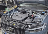 quarter right front VOLVO XC60 II