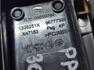 Peugeot 308 2019 front side right cover przycisku