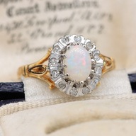 Zlatý prsteň s opálom a diamantmi 18K