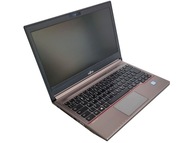 Notebook Fujitsu E736 13,3 " Intel Core i3 8 GB / 256 GB čierna, strieborná