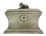 Cukiernica skrzynkowa z lwem – Joseph Reiner, Srebro pr. 13 łut, 1846 rok
