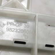 Peugeot 208 II 23r 1.2 front side right prowadnica windows