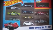 Zestaw aut 10 małych  samochodzików MATTEL HOT WHEELS 10  pak 