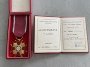 Złoty Krzyż Zasługi PRL z legitymacją w pudełku
