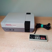 Konsola Nintendo NES + pad