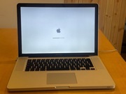 Apple - MacBook Pro 15,4 cali;  i5 - 2,5 Ghz