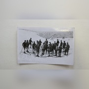 Pocztówka - duża grupa narciarzy 