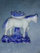 Porcelanowa stara figurka wazonik koń
