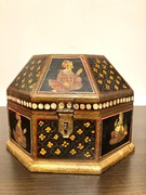 Stare drewniane azjatyckie pudełko 