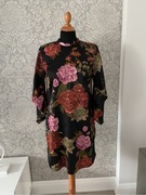 Sukienka w kwiaty firmy Zara
