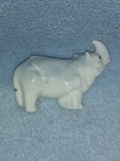 Porcelanowa mała figurka nosorożec