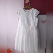 Piękna biała koronkowa -tiulowa sukiena roz 134