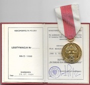 Złoty medal "Za zasługi dla obronności kraju 