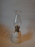Miniaturowa Lampka Naftowa z kominkiem Ozdobna