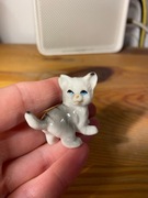 Kotek mała figurka porcelanowa