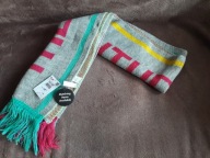 Szalik młodzieżowy z napisem Reserved