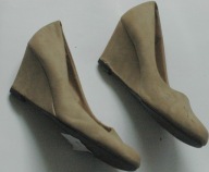 sliczne czółenka bezowe, koturn r 39