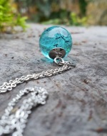 Błękitna kuleczka z dmuchawcami MoniGArt