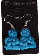 KOLCZYKI Z MODELINY CZAPKA ZIMOWA NIEBIESKA ZIMA