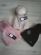 CZAPKA z pomponem - CZARNA CZERŃ